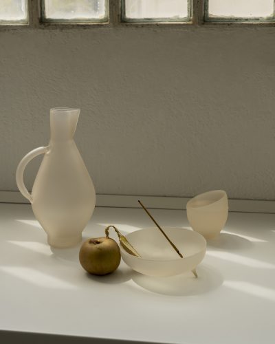 Beige-Cylindrical Glass Lamp - Los Objetos Decorativos